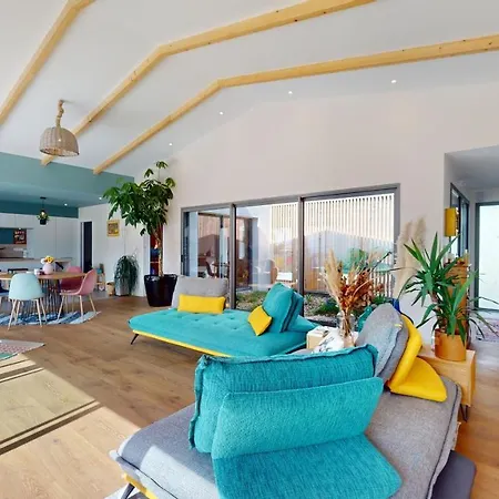 Otel Etoilee Avec Piscine 8 Personnes