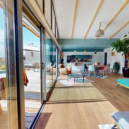 Otel Etoilee Avec Piscine 8 Personnes 4*