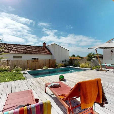 Otel Etoilee Avec Piscine 8 Personnes