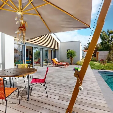 Etoilee Avec Piscine 8 Personnes 4*