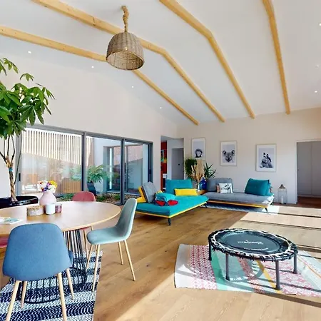 Otel Etoilee Avec Piscine 8 Personnes Saint Gilles Croix de vie