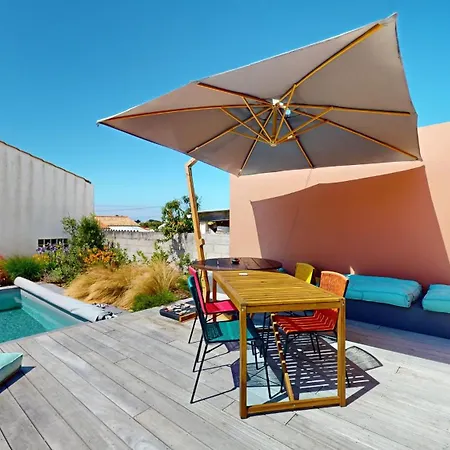 Otel Etoilee Avec Piscine 8 Personnes