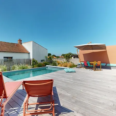 Etoilee Avec Piscine 8 Personnes Saint Gilles Croix de vie